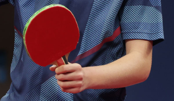 Pourquoi les raquettes de tennis de table ont changé de couleurs